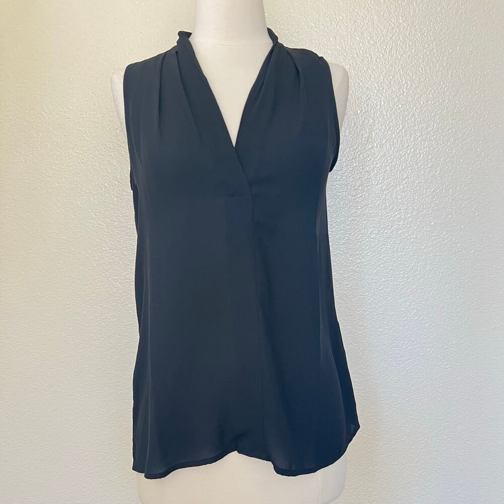 Banana Republic black v neck sleeveless blouse tank top